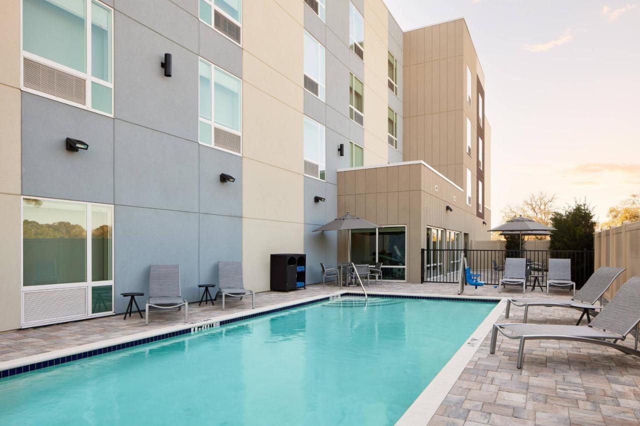 Towneplace Suites By Marriott Tampa Casino Area Exterior foto